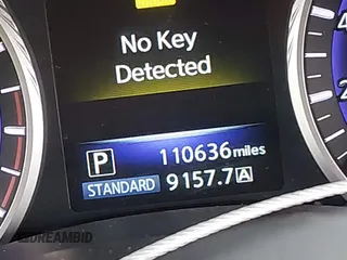 2015 Infiniti Q50 Premium z VIN JN1BV7APXFM352327, wystawiony jako IAAI lot #42367983 z przebiegiem 110 636 mil mil oraz . Historia ofert i sprzedaży dostępna na DreamBid. Obrazek 15.