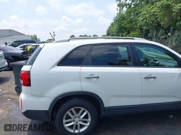 2015 Kia Sorento LX with VIN 5XYKTDA74FG632845, listed as a IAAI auction lot 42660399 with 93,386 mi miles and . Bid and sale history available at DreamBid. Image 13.
