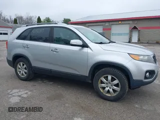 2011 Kia Sorento LX with VIN 5XYKT4A18BG099601, listed as a IAAI auction lot 42156787 with 165,397 mi miles. Bid and sale history available at carsss.com. Image 14.