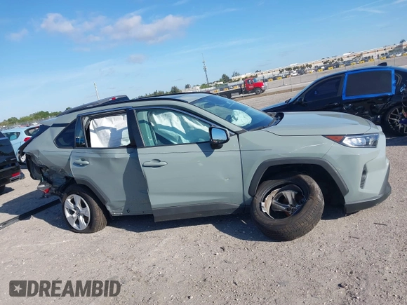 2021 Toyota RAV4 XLE with VIN 2T3W1RFV4MW136969, listed as a IAAI auction lot 41846901 with 89,396 mi miles. Bid and sale history available at carsss.com. Image 13.
