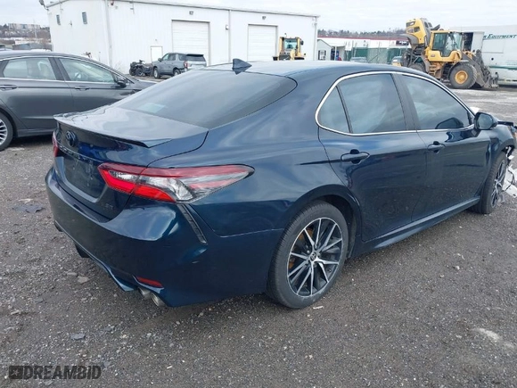 2021 Toyota Camry SE Nightshade with VIN 4T1G11AK3MU567671, listed as a IAAI auction lot 41733278 with 38,749 mi miles. Bid and sale history available at carsss.com. Image 4.