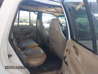 2002 Ford Expedition Eddie Bauer with VIN 1FMRU17L12LA07649, listed as a IAAI auction lot 42141662 with 219,492 mi miles and . Bid and sale history available at DreamBid. Image 8.
