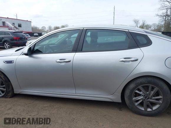 2020 Kia Optima LX with VIN 5XXGT4L30LG392371, listed as a IAAI auction lot 41951157 with 88,491 mi miles. Bid and sale history available at carsss.com. Image 14.