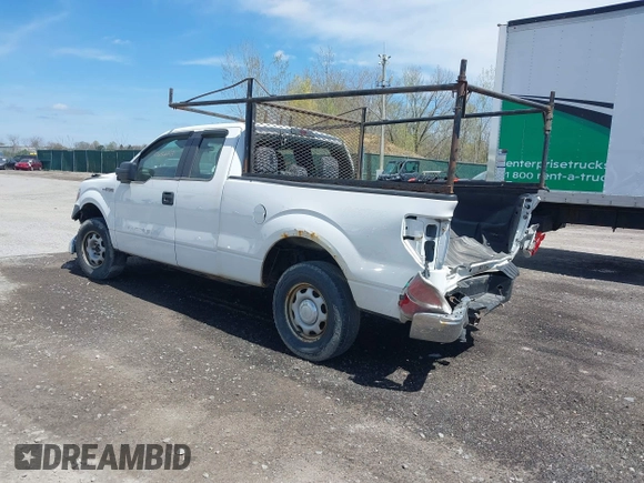 2014 Ford F-150 XL with VIN 1FTFX1CF8EFA94564, listed as a IAAI auction lot 40656243 with 184,667 mi miles. Bid and sale history available at carsss.com. Image 3.