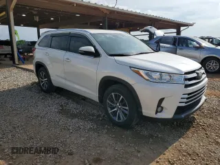 2018 Toyota Highlander SE с VIN 5TDKZRFH3JS549173, выставлен на аукционе Copart как лот 60822155 с пробегом 92 452 миль миль и Списание • Salvage title. История ставок и продаж доступна на DreamBid. Изображение 4.
