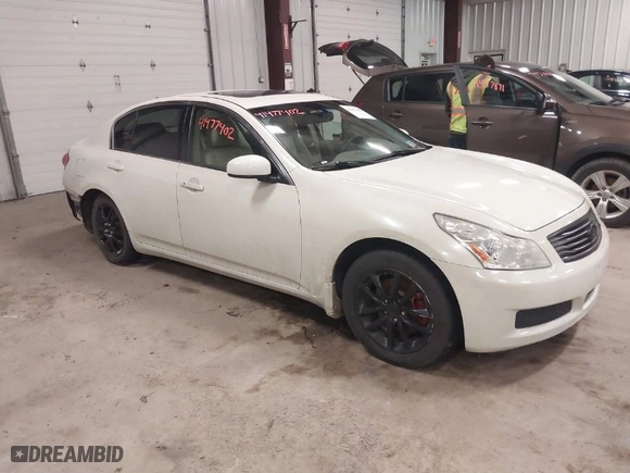 2008 Infiniti G35 Sedan x with VIN JNKBV61F38M277177, listed as a IAAI auction lot 41477402 with 104,071 mi miles. Bid and sale history available at carsss.com. Image 1.