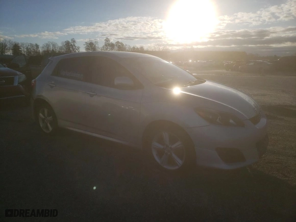 2009 Toyota Matrix S with VIN 2T1KE40E69C003582, listed as a Copart auction lot 49399455 with 151,875 mi miles and Salvage Title. Bid and sale history available at carsss.com. Image 4.