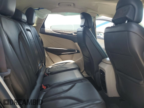2019 Lincoln MKC Reserve with VIN 5LMCJ3C92KUL30300, listed as a Copart auction lot 61103295 with 42,680 mi miles and Salvage title. Bid and sale history available at DreamBid. Image 11.