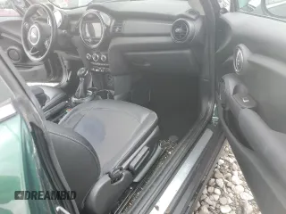 2017 MINI Hardtop Cooper с VIN WMWXP5C30H2F61148, выставлен на аукционе Copart как лот 59257925 с пробегом 61 446 миль миль и Списание • Salvage title. История ставок и продаж доступна на DreamBid. Изображение 8.