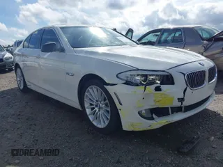 2011 BMW 5 Series 535i z VIN WBAFR7C50BC804345, wystawiony jako IAAI lot #41856642 z przebiegiem 127 357 mil mil oraz . Historia ofert i sprzedaży dostępna na DreamBid. Obrazek 1.