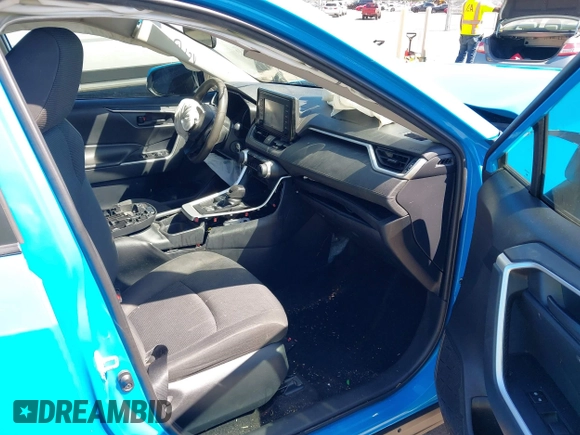 2019 Toyota RAV4 LE with VIN 2T3K1RFV6KW026338, listed as a IAAI auction lot 41763193 with 152,909 mi miles. Bid and sale history available at carsss.com. Image 5.