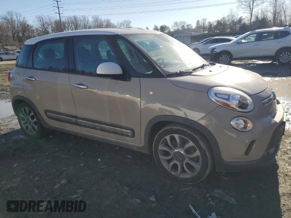 2016 FIAT 500L Trekking with VIN ZFBCFADH1GZ037598, listed as a Copart auction lot 42458725 with 84,105 mi miles and Salvage Title. Bid and sale history available at carsss.com. Image 4.