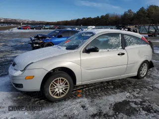 2005 Ford Focus S with VIN 3FAFP31NX5R144489, listed as a Copart auction lot 52928715 with Not Provided miles and Non Repairable. Bid and sale history available at carsss.com. Image 1.