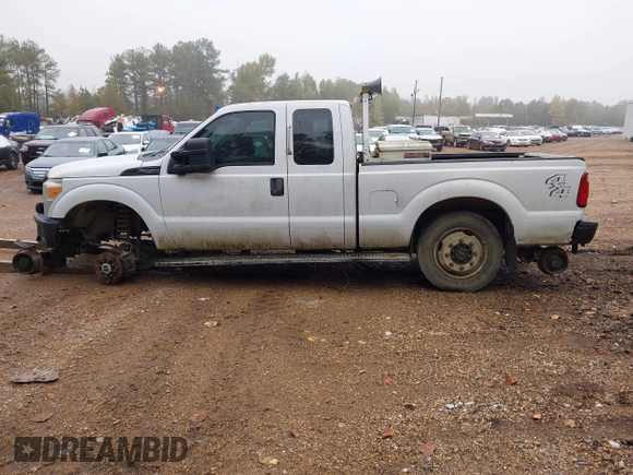 2011 Ford F-250 XL z VIN 1FT7X2B69BEA80380, wystawiony jako IAAI lot #40670990 z przebiegiem 328 503 mil mil oraz . Historia ofert i sprzedaży dostępna na DreamBid. Obrazek 15.