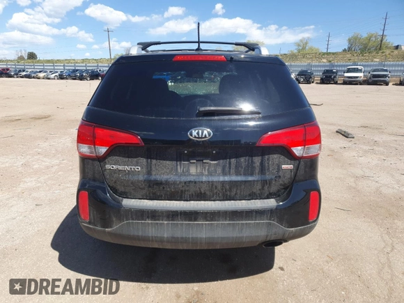 2014 Kia Sorento LX z VIN 5XYKT4A74EG461352, wystawiony jako Copart lot #53847275 z przebiegiem 100 700 mil mil oraz Szkoda całkowita • Salvage title. Historia ofert i sprzedaży dostępna na DreamBid. Obrazek 6.