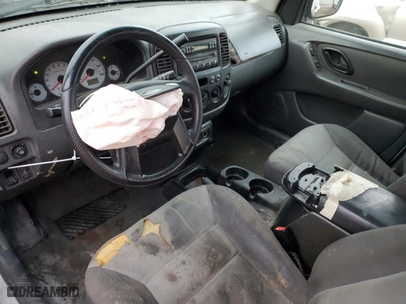 2003 Ford Escape XLS Popular with VIN 1FMYU92133KC98260, listed as a Copart auction lot 85364804 with 246,664 mi miles and Salvage Title. Bid and sale history available at carsss.com. Image 8.
