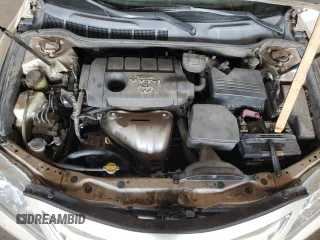 2010 Toyota Camry z VIN 4T4BF3EK7AR009664, wystawiony jako Copart lot #60933215 z przebiegiem 253 195 mil mil oraz Czysty tytuł • Clean title. Historia ofert i sprzedaży dostępna na DreamBid. Obrazek 11.