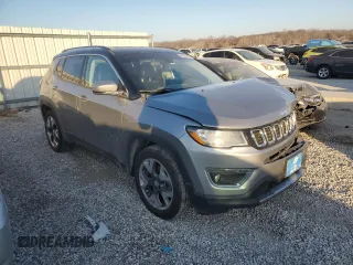 2020 Jeep Compass Limited with VIN 3C4NJCCBXLT165868, listed as a Copart auction lot 84525004 with 113,274 mi miles and Salvage title. Bid and sale history available at DreamBid. Image 4.