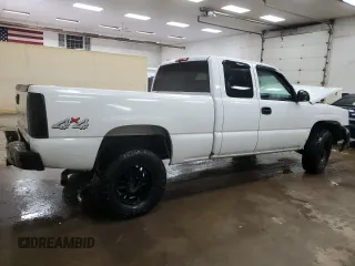 2005 Chevrolet Silverado 1500 with VIN 1GCEK19V55E207854, listed as a Copart auction lot 45152015 with 283,106 mi miles and Clean Title. Bid and sale history available at DreamBid. Image 3.