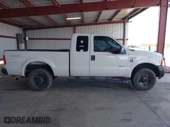 2006 Ford F-250 XL z VIN 1FTSX21P66ED70750, wystawiony jako IAAI lot #42532825 z przebiegiem 221 630 mil mil oraz . Historia ofert i sprzedaży dostępna na DreamBid. Obrazek 13.