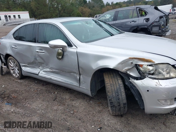 2011 Lexus LS 460 with VIN JTHBL5EF9B5108034, listed as a IAAI auction lot 40823390 with Not provided miles and . Bid and sale history available at DreamBid. Image 6.