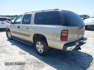 2005 Chevrolet Suburban LT with VIN 1GNEC16Z75J117611, listed as a IAAI auction lot 41946614 with 273,541 mi miles. Bid and sale history available at carsss.com. Image 3.