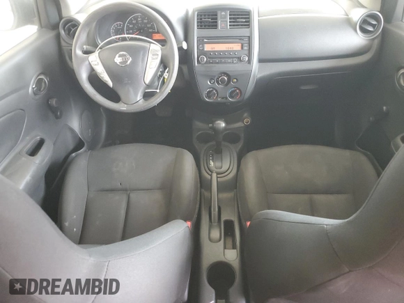 2017 Nissan Versa SV z VIN 3N1CN7APXHL896795, wystawiony jako Copart lot #59953285 z przebiegiem 110 242 mil mil oraz Szkoda całkowita • Salvage title. Historia ofert i sprzedaży dostępna na DreamBid. Obrazek 8.