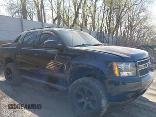 2011 Chevrolet Avalanche LS with VIN 3GNTKEE38BG141508, listed as a IAAI auction lot 42103252 with 107,997 mi miles and . Bid and sale history available at DreamBid. Image 14.