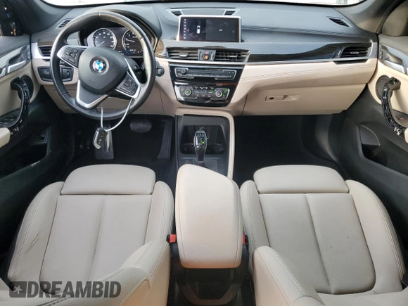 2020 BMW X1 xDrive28i z VIN WBXJG9C00L5P53912, wystawiony jako Copart lot #47926425 z przebiegiem 73 020 mil mil oraz Nie do naprawy • Non repairable. Historia ofert i sprzedaży dostępna na DreamBid. Obrazek 8.
