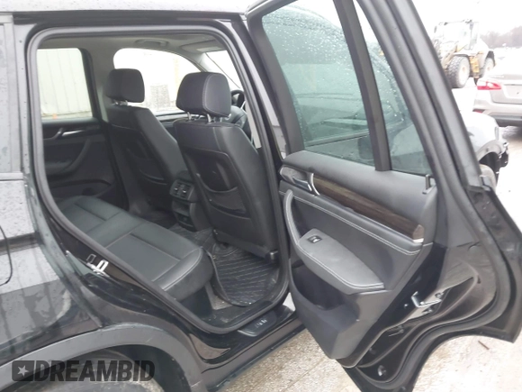 2015 BMW X3 xDrive28i z VIN 5UXWX9C53F0D57118, wystawiony jako IAAI lot #41476820 z przebiegiem 106 036 mil mil oraz . Historia ofert i sprzedaży dostępna na DreamBid. Obrazek 8.