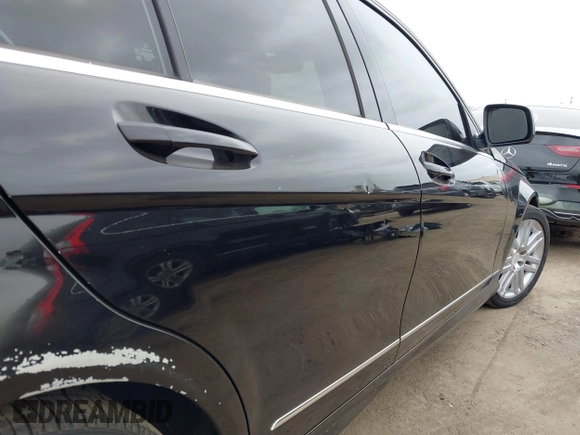 2009 Mercedes-Benz C 300 Sport z VIN WDDGF54X79R065346, wystawiony jako IAAI lot #42201062 z przebiegiem 239 868 mil mil oraz . Historia ofert i sprzedaży dostępna na DreamBid. Obrazek 12.