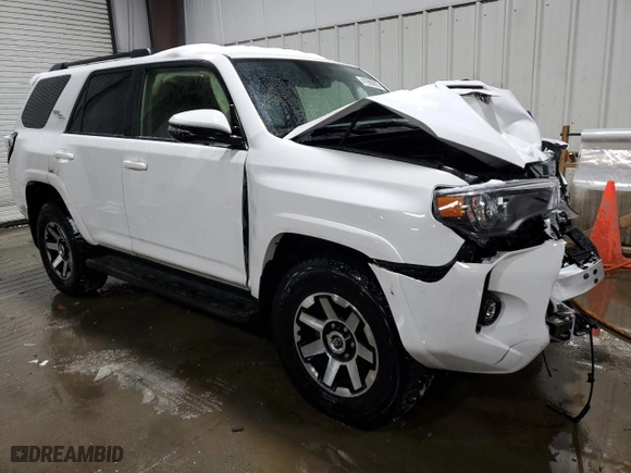 2023 Toyota 4Runner TRD Off Road Premium with VIN JTERU5JR5P6161193, listed as a Copart auction lot 41965895 with 21,065 mi miles and Salvage Title. Bid and sale history available at carsss.com. Image 4.