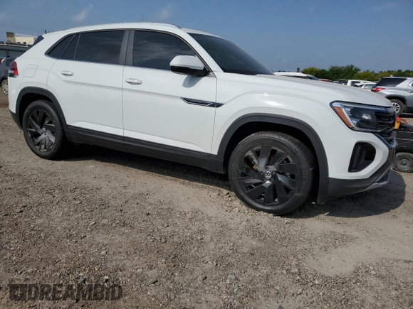 2025 Volkswagen Atlas SE z VIN 1V2JE2CA4SC205357, wystawiony jako Copart lot #51688695 z przebiegiem 4 355 mil mil oraz Szkoda całkowita • Salvage title. Historia ofert i sprzedaży dostępna na DreamBid. Obrazek 4.