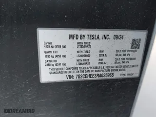 2024 Tesla Cybertruck Cyberbeast with VIN 7G2CEHEE3RA035965, listed as a IAAI auction lot 42040984 with 5,956 mi miles. Bid and sale history available at carsss.com. Image 9.