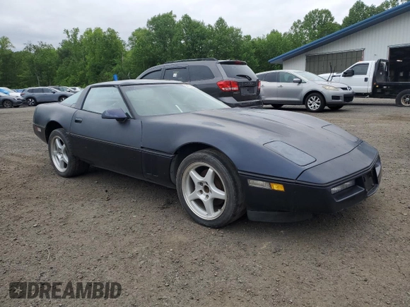 1988 Chevrolet Corvette z VIN 1G1YY218XJ5122454, wystawiony jako Copart lot #57773835 z przebiegiem 90 807 mil mil oraz Czysty tytuł • Clean title. Historia ofert i sprzedaży dostępna na DreamBid. Obrazek 4.