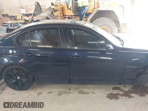2006 BMW 3 Series 325i with VIN WBAVB13546KX50248, listed as a IAAI auction lot 41901709 with 167,423 mi miles. Bid and sale history available at carsss.com. Image 13.