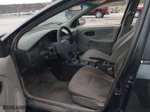 2002 Saturn SL with VIN 1G8ZH52852Z270057, listed as a IAAI auction lot 41816011 with 314,884 mi miles. Bid and sale history available at carsss.com. Image 5.
