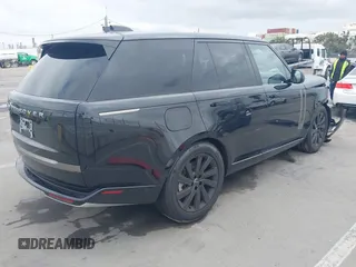 2025 Land Rover Range Rover SE z VIN SALKP9FU1SA280360, wystawiony jako IAAI lot #42067166 z przebiegiem 2 712 mil mil oraz . Historia ofert i sprzedaży dostępna na DreamBid. Obrazek 4.