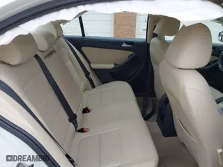 2014 Volkswagen Jetta Sedan SE with VIN 3VWD17AJ5EM417422, listed as a IAAI auction lot 41688051 with 80,682 mi miles. Bid and sale history available at carsss.com. Image 8.