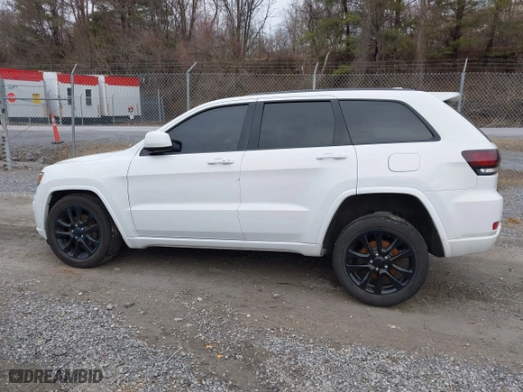 2018 Jeep Grand Cherokee Laredo E with VIN 1C4RJFAG6JC152867, listed as a IAAI auction lot 41486884 with 67,115 mi miles. Bid and sale history available at carsss.com. Image 14.