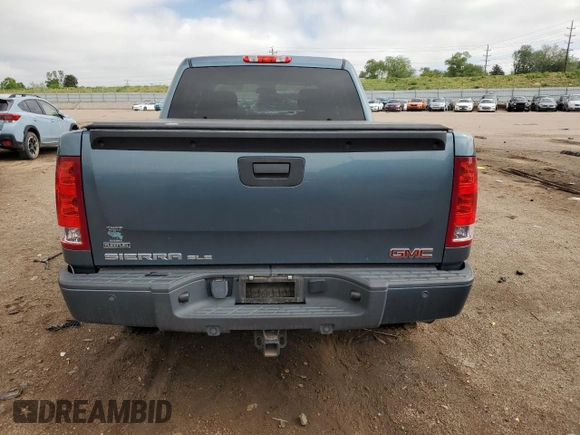2011 GMC Sierra 1500 SLE z VIN 3GTP2VE31BG356240, wystawiony jako Copart lot #58485645 z przebiegiem 110 998 mil mil oraz Szkoda całkowita • Salvage title. Historia ofert i sprzedaży dostępna na DreamBid. Obrazek 6.