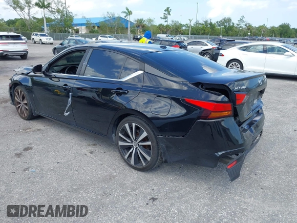 2020 Nissan Altima 2.5 SR with VIN 1N4BL4CV4LC180798, listed as a IAAI auction lot 41985650 with 88,720 mi miles. Bid and sale history available at carsss.com. Image 3.