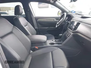 2020 Volkswagen Atlas SE with VIN 1V23C2CA1LC201332, listed as a IAAI auction lot 42372103 with 81,424 mi miles and . Bid and sale history available at DreamBid. Image 5.