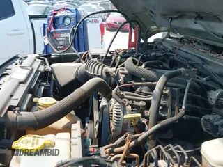 2008 Jeep Wrangler Unlimited Sahara z VIN 1J4GA591X8L625692, wystawiony jako IAAI lot #40721408 z przebiegiem 190 539 mil mil oraz . Historia ofert i sprzedaży dostępna na DreamBid. Obrazek 12.