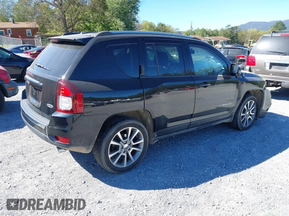 2016 Jeep Compass Latitude with VIN 1C4NJDEB5GD753210, listed as a IAAI auction lot 40530185 with 87,045 mi miles. Bid and sale history available at carsss.com. Image 4.