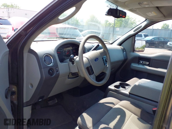 2005 Ford F-150 XLT z VIN 1FTPW14505KE78598, wystawiony jako IAAI lot #42457563 z przebiegiem 84 702 mil mil oraz . Historia ofert i sprzedaży dostępna na DreamBid. Obrazek 14.