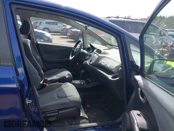 2013 Honda Fit with VIN JHMGE8H36DC017403, listed as a IAAI auction lot 42044816 with 206,688 mi miles. Bid and sale history available at carsss.com. Image 5.