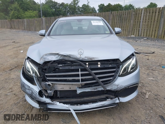 2018 Mercedes-Benz E 300 with VIN WDDZF4KB3JA385504, listed as a IAAI auction lot 42340289 with 15,336 mi miles and . Bid and sale history available at DreamBid. Image 13.