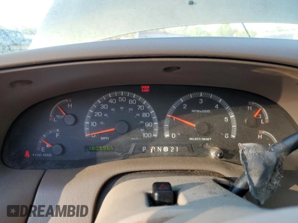 1999 Ford F-150 XL with VIN 1FTRX17L2XNB01093, listed as a Copart auction lot 44211425 with 180,596 mi miles and Clean Title. Bid and sale history available at carsss.com. Image 9.