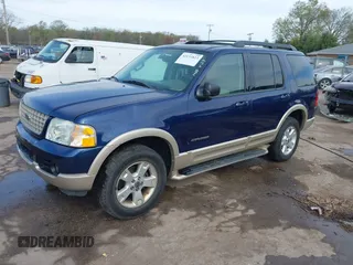 2005 Ford Explorer Eddie Bauer z VIN 1FMZU74K65UA57931, wystawiony jako IAAI lot #42131823 z przebiegiem Nie podano mil oraz . Historia ofert i sprzedaży dostępna na DreamBid. Obrazek 17.
